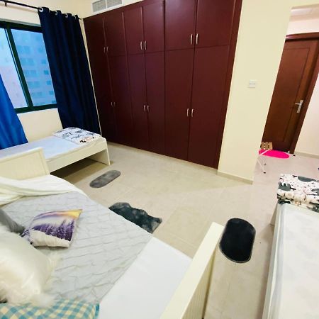 Nash Guest House Females Only Dubai Eksteriør billede