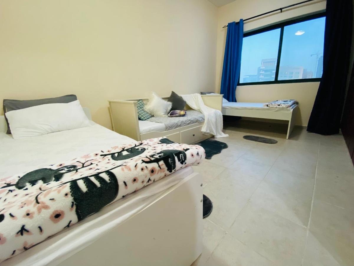Nash Guest House Females Only Dubai Eksteriør billede