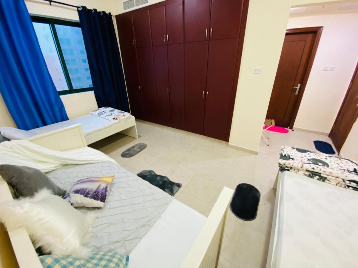 Nash Guest House Females Only Dubai Eksteriør billede