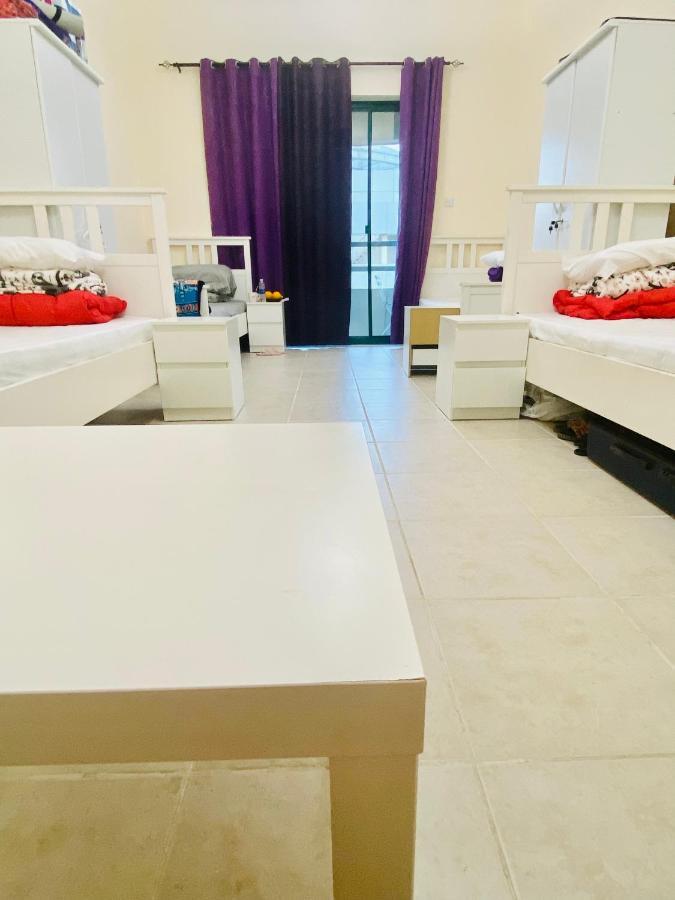 Nash Guest House Females Only Dubai Eksteriør billede
